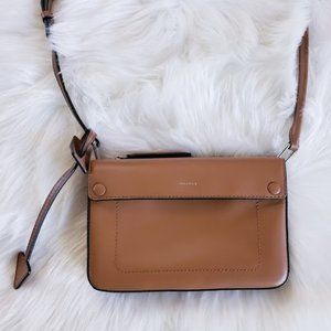 DELAROQ TROISIÈME SMALL CROSSBODY POUCH MOLASSES